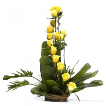 Arrangements Of 15 Yellow Roses