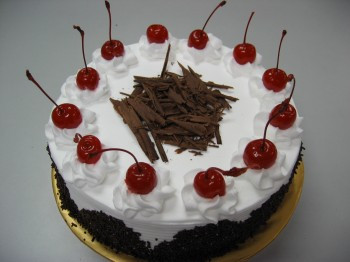 Eggless Black Forest - Half KG