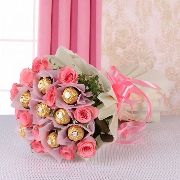 Combo Of 12 Pink Roses Bunch And 8 Pcs Ferrero Rocher Chcocolate